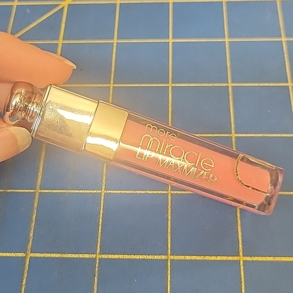More Miracle More Lip Maximizer - Soft Pink New 1 Tube